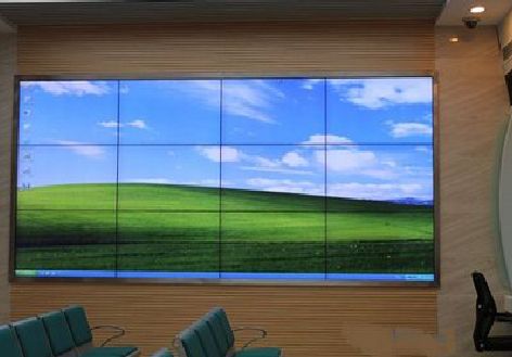 白玉液晶拼接屏的另类用法。